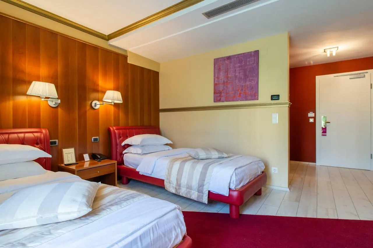 Diplomat Hotel&Spa Tirana 4*,